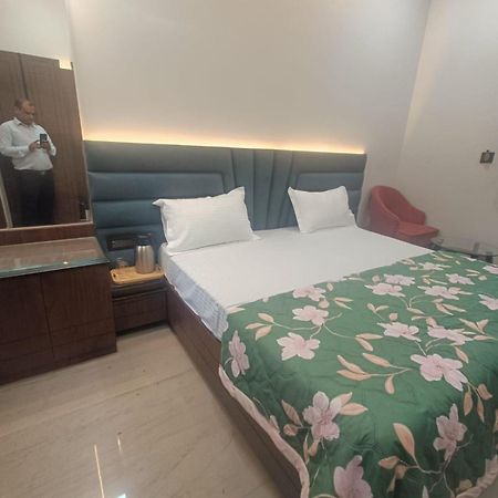 Hotel Sadhana Palace Mathura Dış mekan fotoğraf
