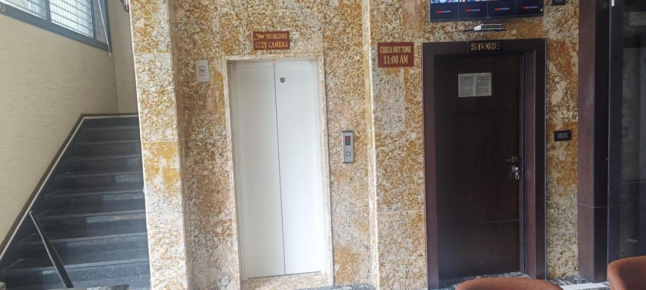 Hotel Sadhana Palace Mathura Dış mekan fotoğraf