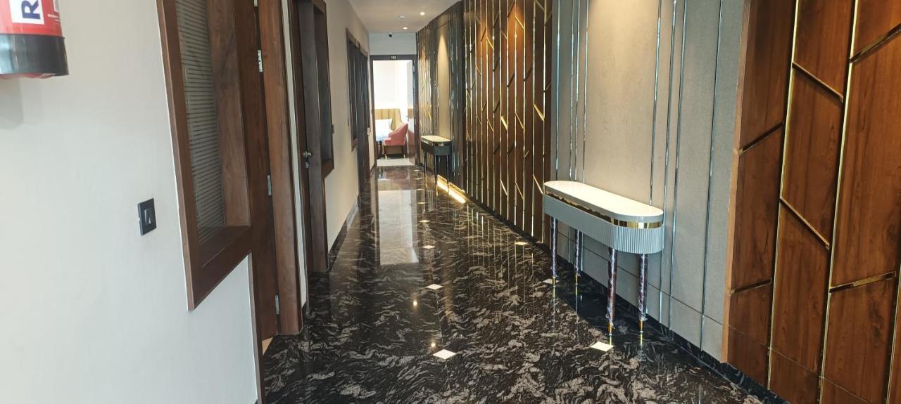 Hotel Sadhana Palace Mathura Dış mekan fotoğraf
