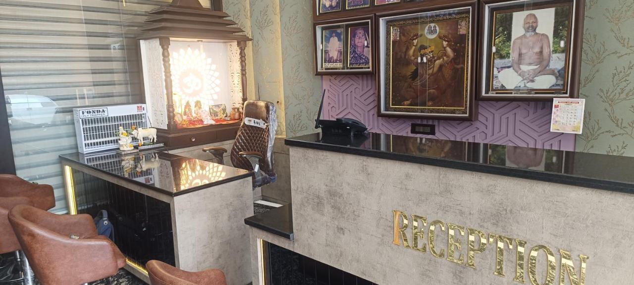 Hotel Sadhana Palace Mathura Dış mekan fotoğraf