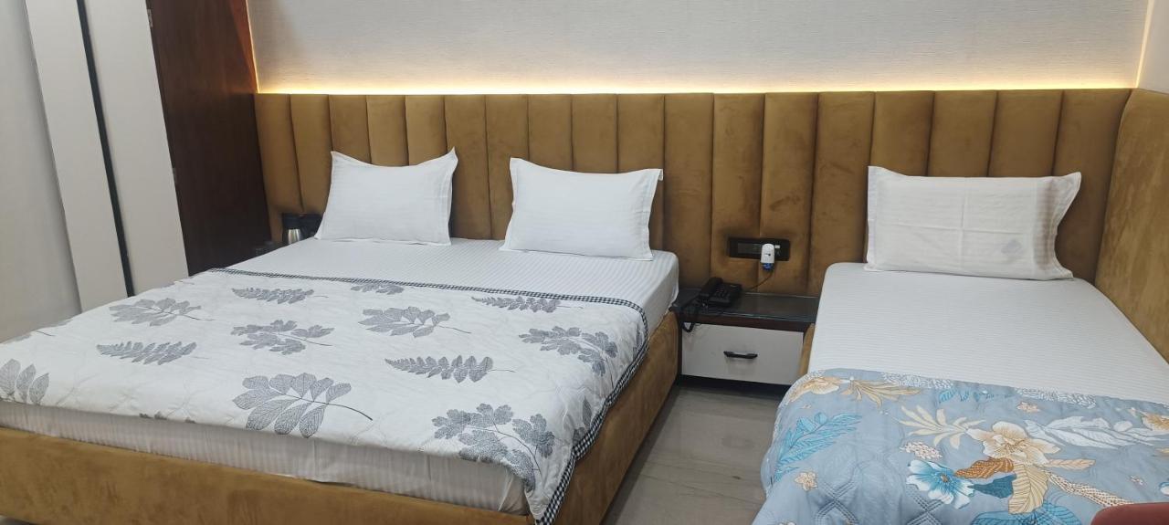 Hotel Sadhana Palace Mathura Dış mekan fotoğraf