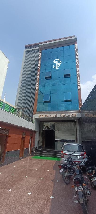 Hotel Sadhana Palace Mathura Dış mekan fotoğraf