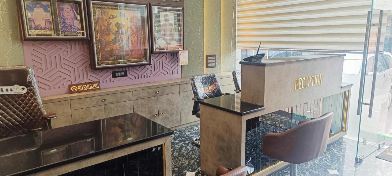 Hotel Sadhana Palace Mathura Dış mekan fotoğraf